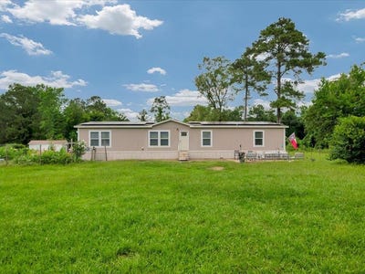 /international/us/839-campus-drive-zavalla-tx-110108353853/
