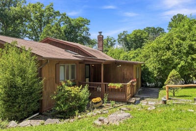 /international/us/49-maple-trail-wurtsboro-ny-110119690913/