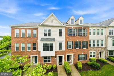/international/us/7427-wood-meadow-way-lanham-md-110108417685/