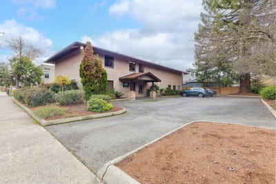 /international/us/233-ne-b-street-grants-pass-or-110106036503/
