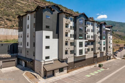 /international/us/1281-n-frontage-road-w-vail-co-110119485812/