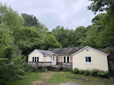 /international/us/26-kings-row-middlebury-vt-110108691848/