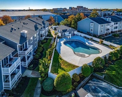 /international/us/301-harbour-cove-somers-point-nj-110105510496/