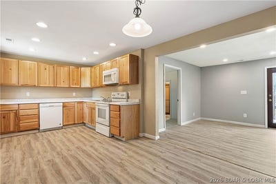 /international/us/181-cedar-street-camdenton-mo-110108149744/
