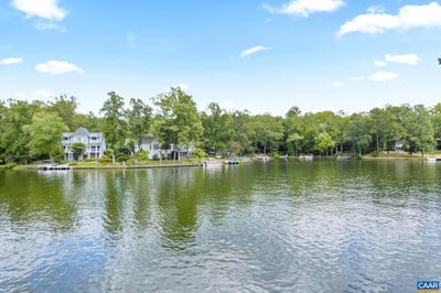 /international/us/4-lakeview-cir-palmyra-va-110107750343/