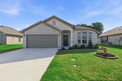/international/us/1106-holly-street-cleburne-tx-110107808879/