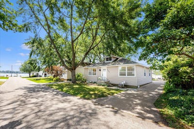 /international/us/17545-reenders-street-spring-lake-mi-110101140634/