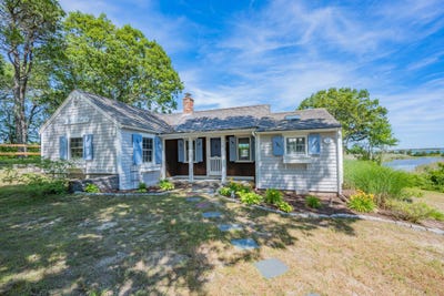 /international/us/160-marston-avenue-hyannis-port-ma-110100656704/