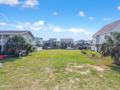 /international/us/116-tarpon-drive-holden-beach-nc-110119481311/