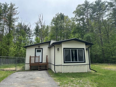 /international/us/1073-middleline-road-ballston-spa-ny-110106588105/