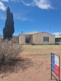 /international/us/207-la-caverna-van-horn-tx-110106619599/