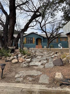 /international/us/401-n-19th-street-junction-tx-110108988171/