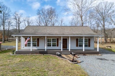 /international/us/5457-willow-springs-road-young-harris-ga-110097311300/