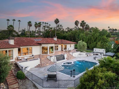 /international/us/7102-via-de-maya-rancho-santa-fe-ca-110120408533/
