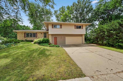 /international/us/7013-cardinal-drive-middleton-wi-110106674065/