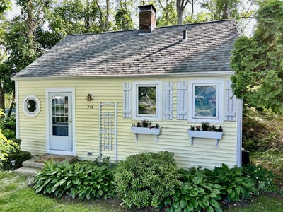 /international/us/340-boxberry-hill-road-east-falmouth-ma-110100685810/