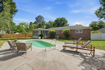 /international/us/1246-honeysuckle-lane-charleston-sc-110108059222/