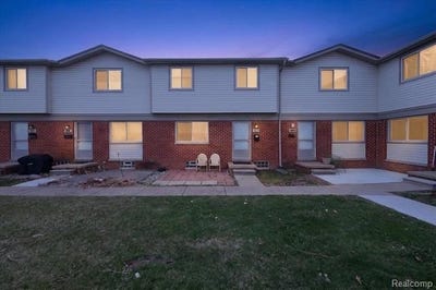 /international/us/20814-hunt-drive-roseville-mi-110106849333/