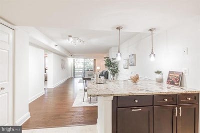 /international/us/1808-old-meadow-road-mclean-va-110110098757/