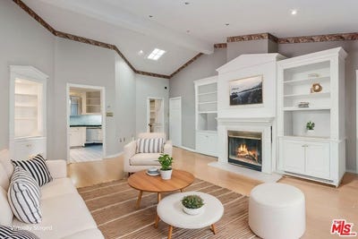 /international/us/877-montecito-dr-los-angeles-ca-110120118128/