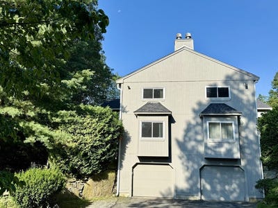 /international/us/14-duchess-path-uxbridge-ma-110100940397/
