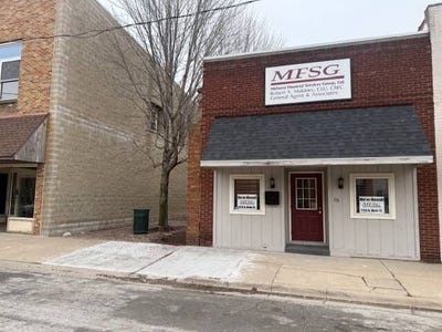 /international/us/115-s-first-st-monmouth-il-110106974284/