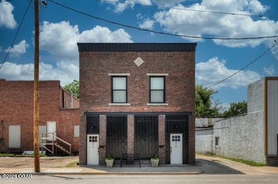 /international/us/210-n-madison-street-webb-city-mo-110108120922/