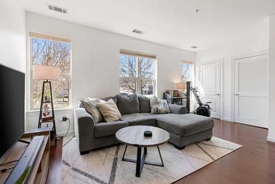 /international/us/4-repton-cir-watertown-ma-110107155435/