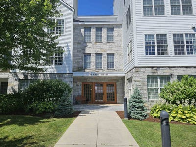/international/us/70-maple-street-middlebury-vt-110100592581/