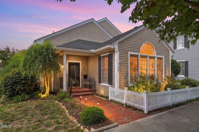 /international/us/15-w-madison-pittsboro-nc-110110325588/
