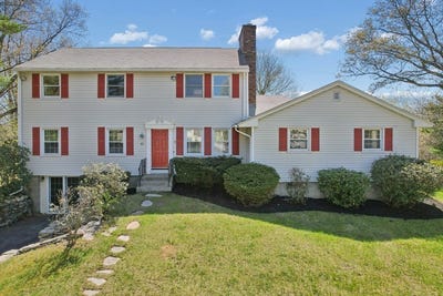 /international/us/61-gulf-st-shrewsbury-ma-110107821738/