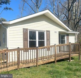 /international/us/90-charles-way-colonial-beach-va-110106840375/