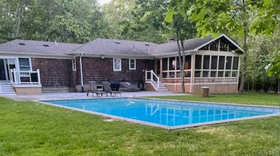/international/us/3-robins-nest-lane-hampton-bays-ny-110106091423/
