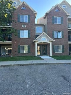 /international/us/12101-pinehurst-lane-grand-blanc-twp-mi-110108820853/