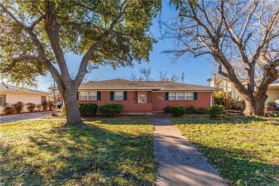 /international/us/1312-w-3rd-street-mcgregor-tx-110099437595/