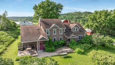 /international/us/n3684-claire-road-taylor-wi-110107390728/