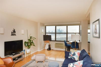 /international/us/7000-jfk-blvd-e-guttenberg-nj-110107601128/