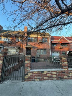 /international/us/6505-woodside-avenue-woodside-ny-110098153168/?lang=en