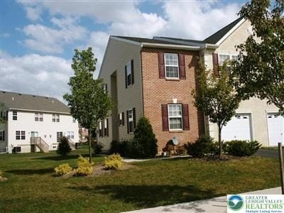 /international/us/clauss-hunt-knight-drive-10-units-lower-macungie-twp-pa-110104410334/