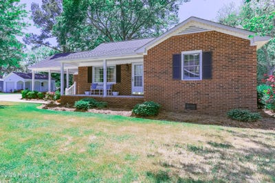 /international/us/113-w-church-street-beulaville-nc-110107628215/