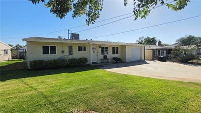 /international/us/18631-hawthorne-bloomington-ca-110120488965/