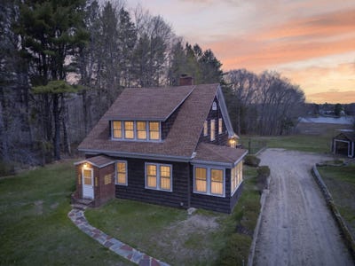 /international/us/527-pool-street-biddeford-me-110108147583/