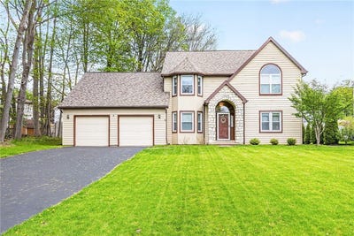 /international/us/4-kerry-hill-fairport-ny-110108443784/