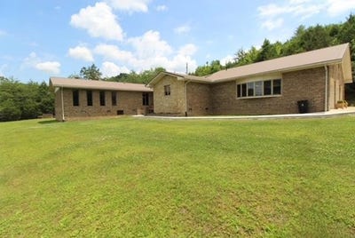/international/us/2716-jenny-s-creek-staffordsville-ky-110108751156/