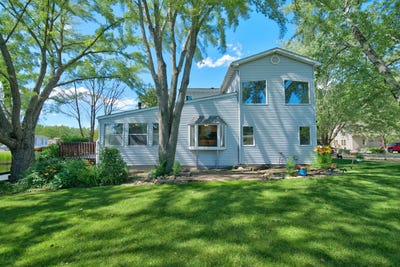 /international/us/227-largemouth-lane-wilmington-il-110108846485/