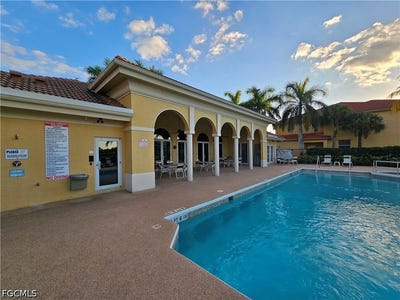 /international/us/4104-bellasol-circle-fort-myers-fl-110107438327/