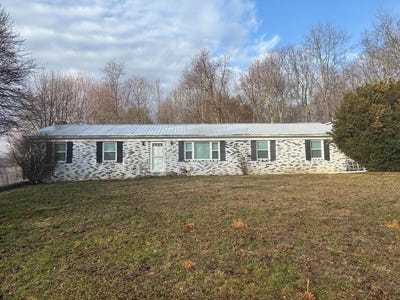 /international/us/387-hummingbird-hill-tazewell-va-110105874634/