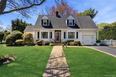 /international/us/93-s-bay-avenue-brightwaters-ny-110107850493/