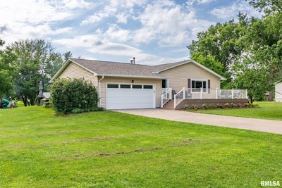 /international/us/13260-64th-avenue-blue-grass-ia-110101240423/