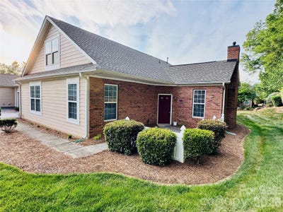 /international/us/8035-sultana-circle-charlotte-nc-110107077739/